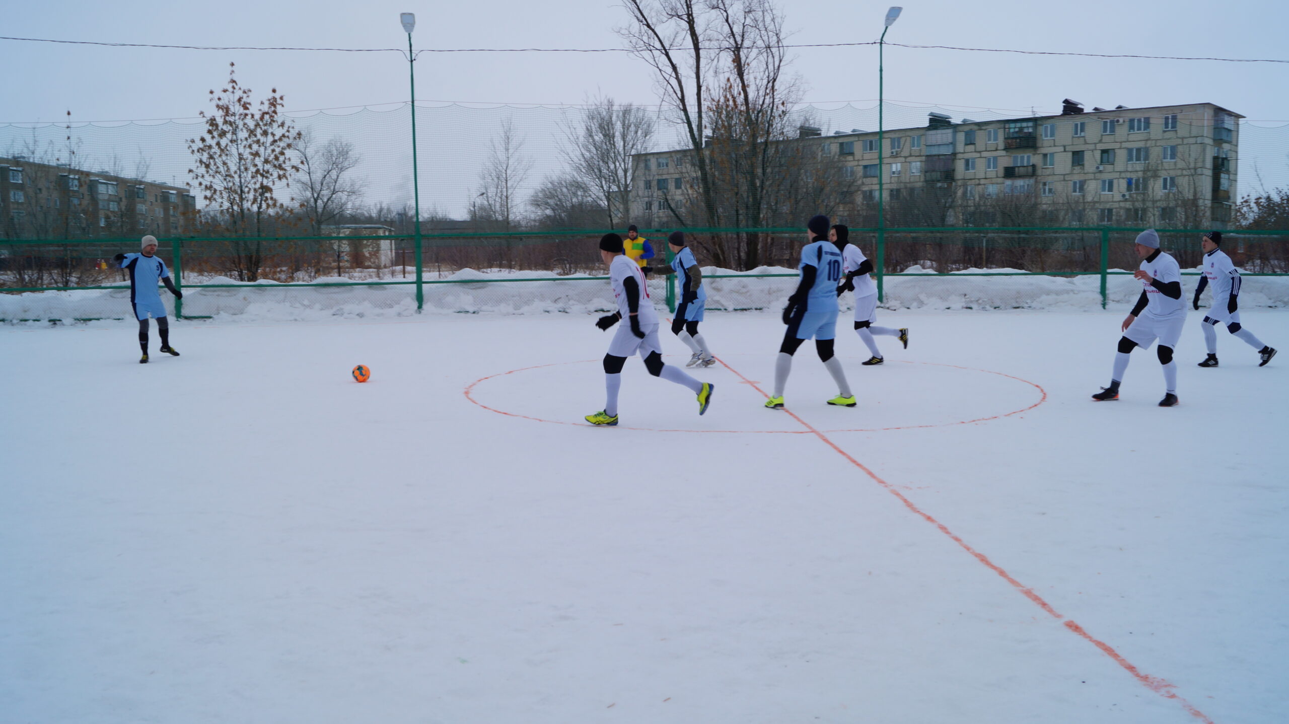 Зональные соревнования по зимнему мини-футболу на снегу XXI областных Зимних сельских спортивных игр "Оренбургская снежинка"