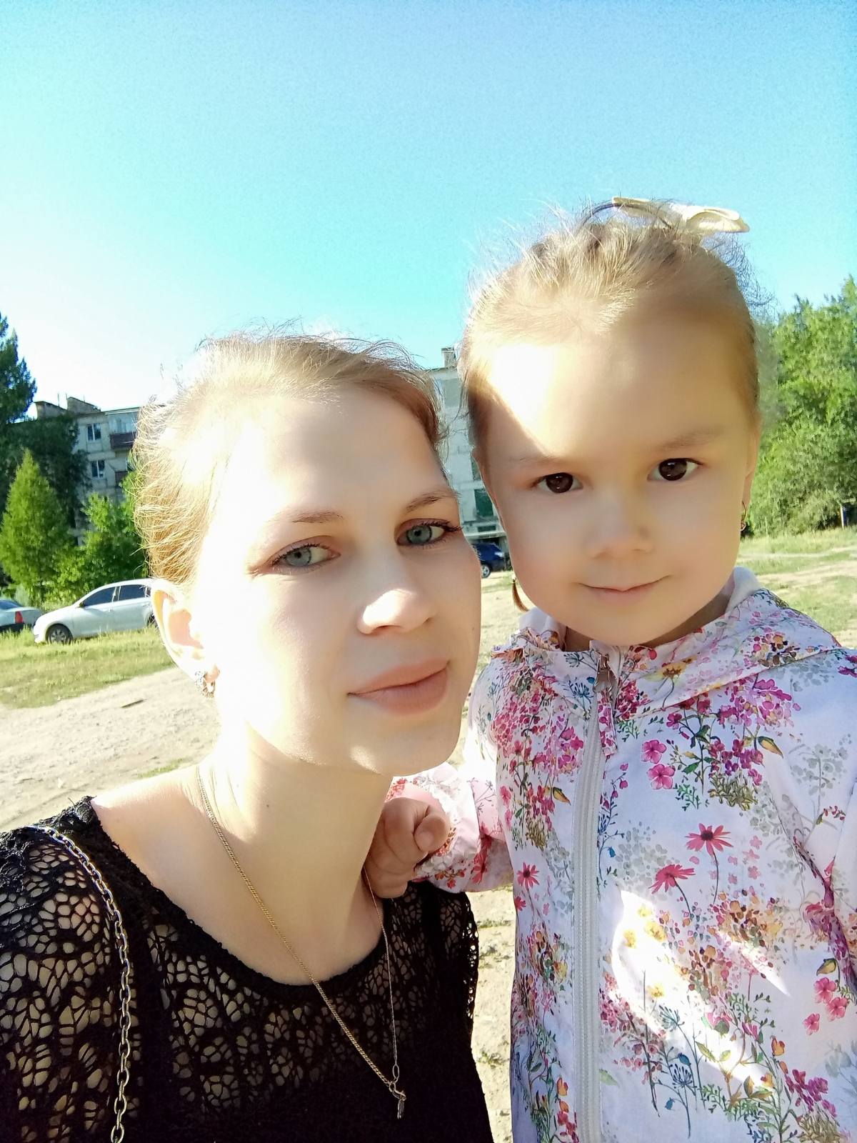 "Улыбка мамы - счастья добрый вестник"- семейный фотомарафон