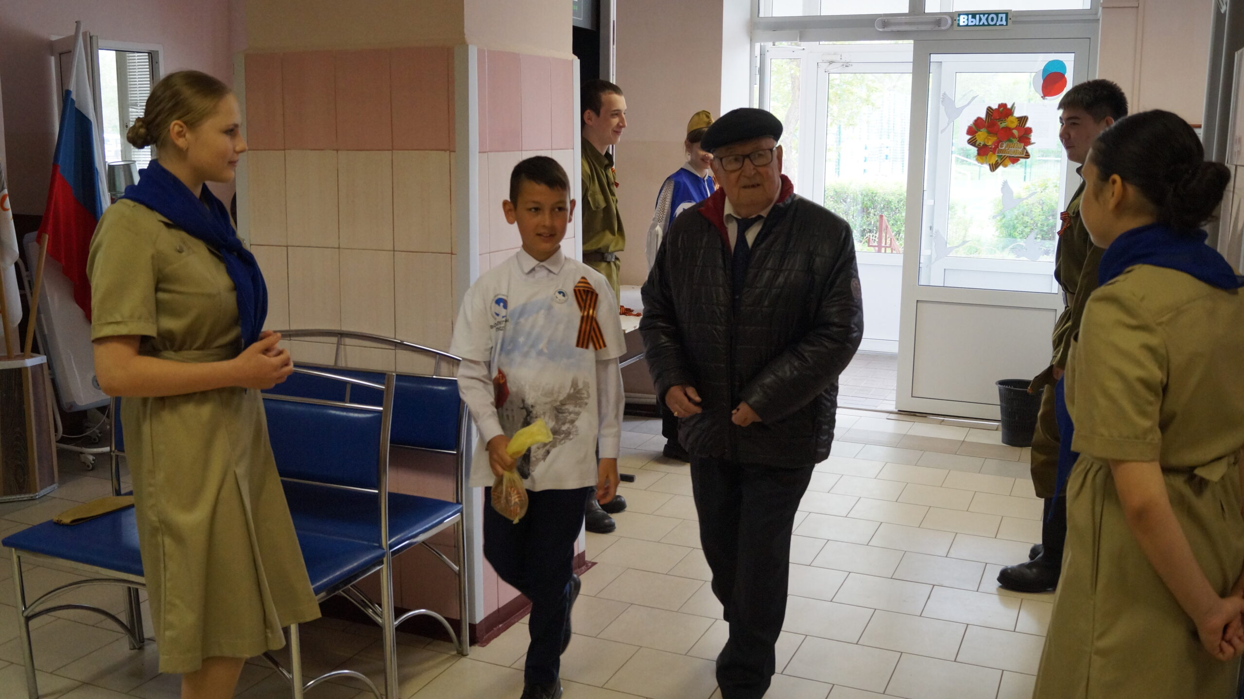Поздравление детей войны от «Волонтёров Победы» посёлка Первомайский