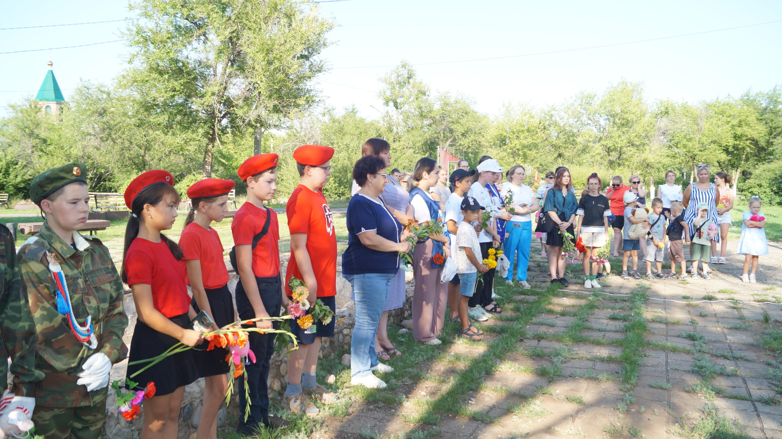 Митинг в парке имени генерала Дмитриева в День памяти детей-жертв войны в Донбассе
