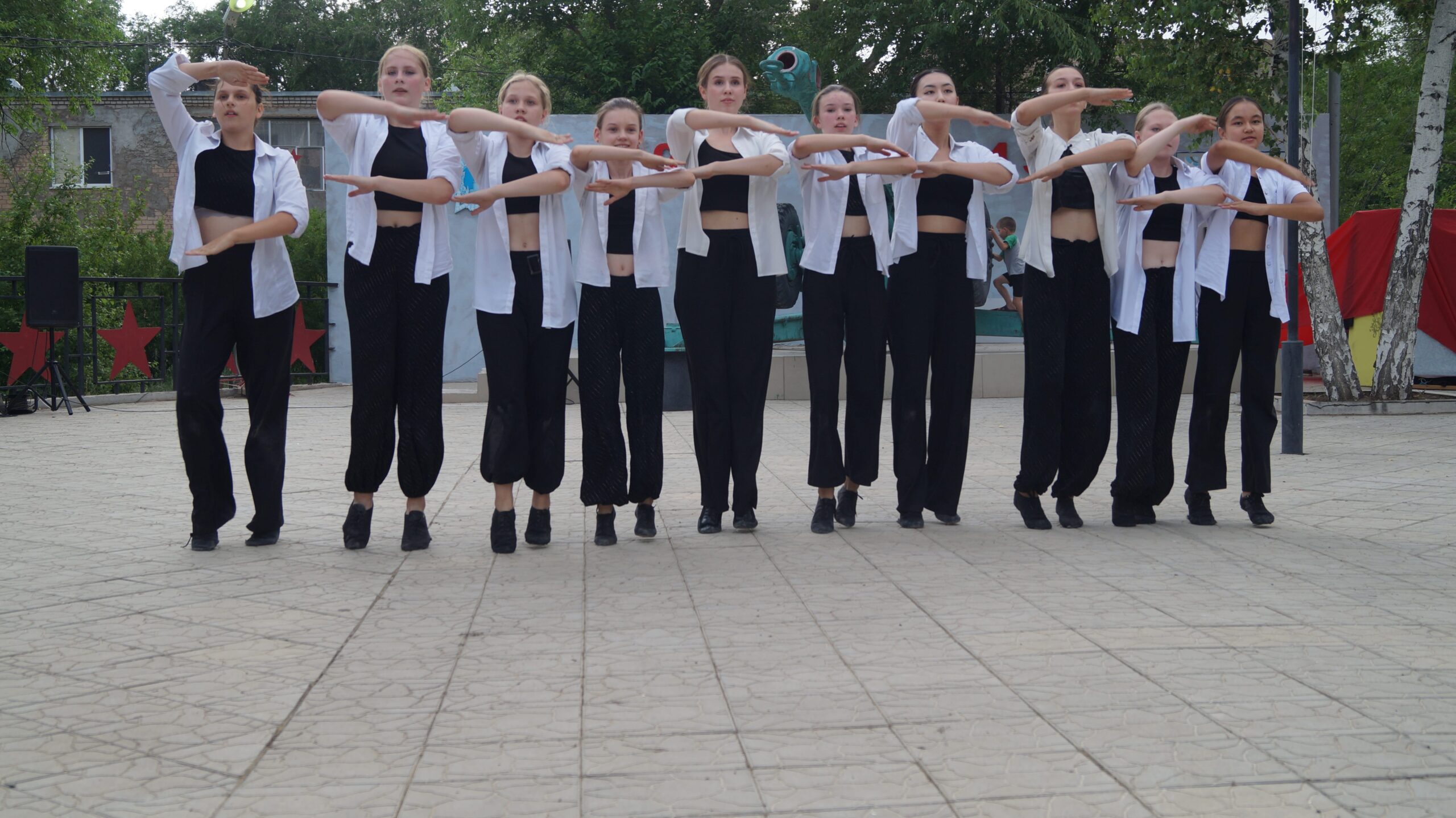 Народный танцевальный коллектив «Карусель»
